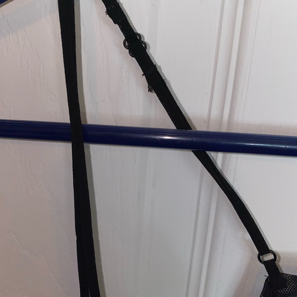 Lingerie - Picture 3 of 6